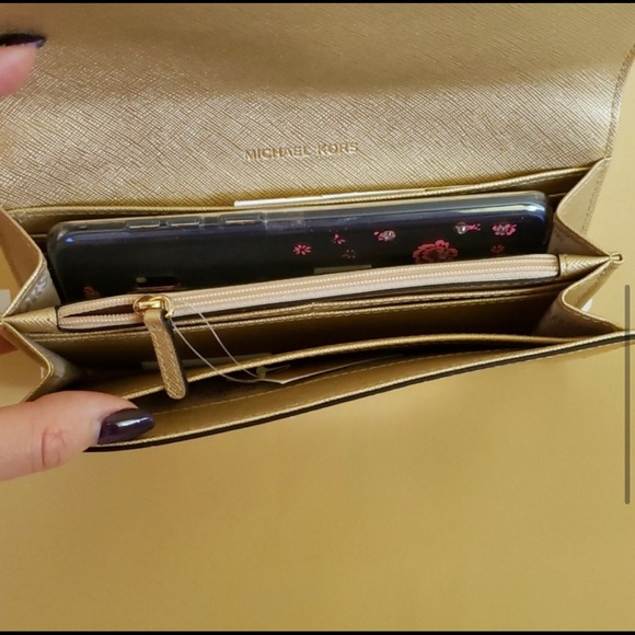 NWT Michael Kors Gold Wallet - Picture 5 of 7